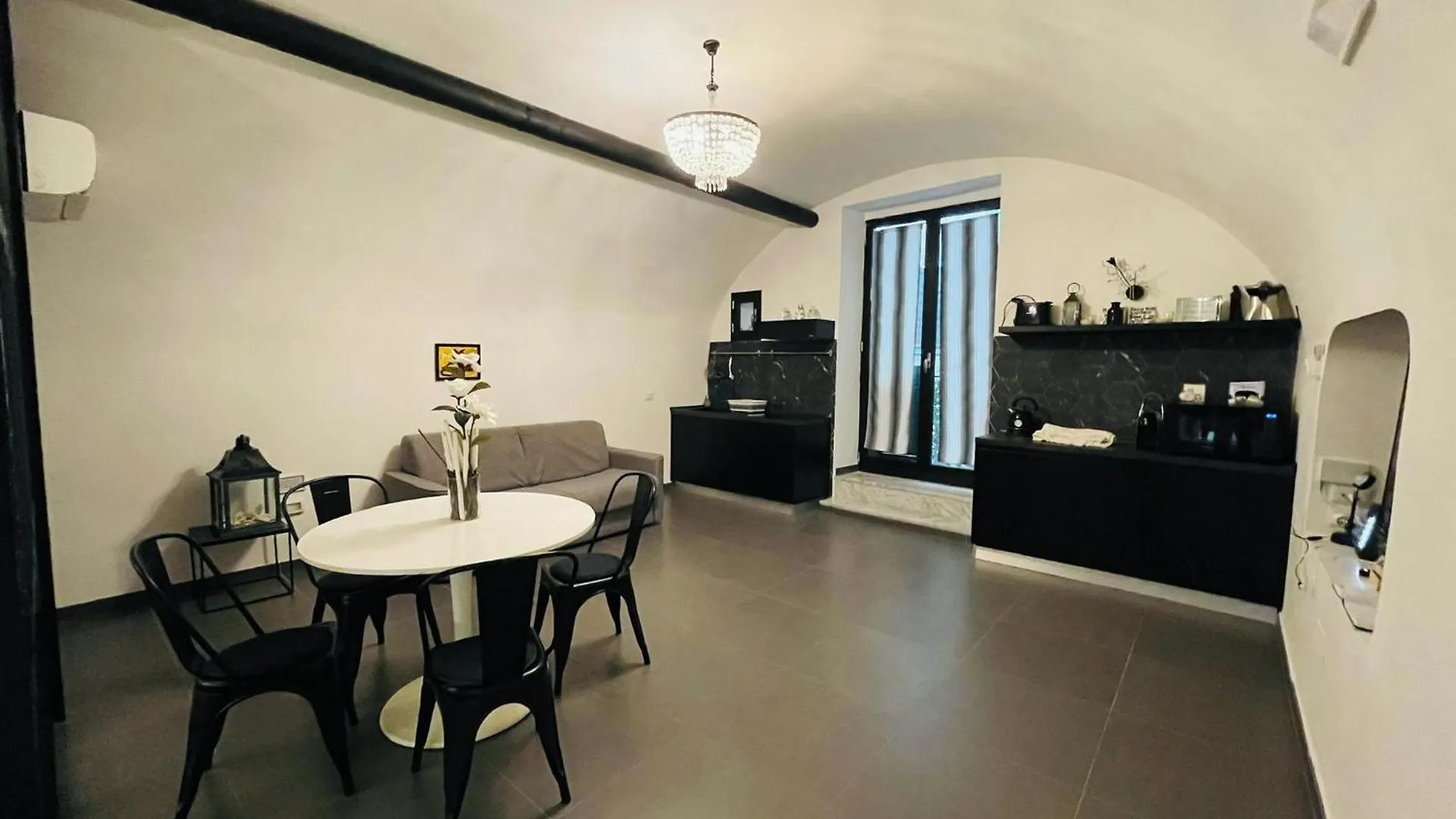 House Suite Vetriera Napoli Italy